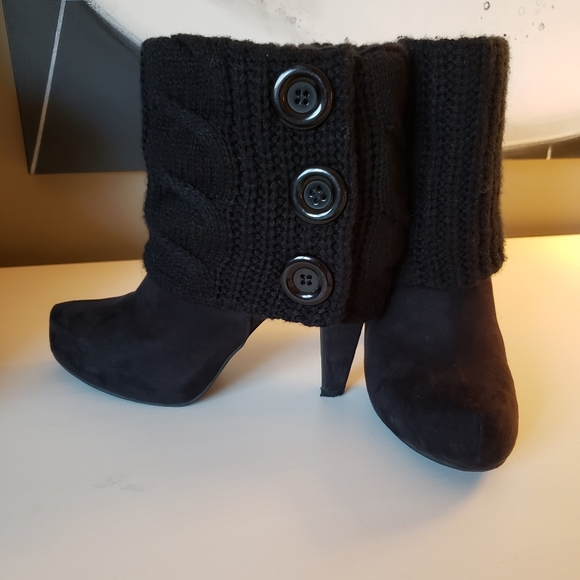 Black Guess by guessTurtle neck ankle booties - Picture 1 of 5